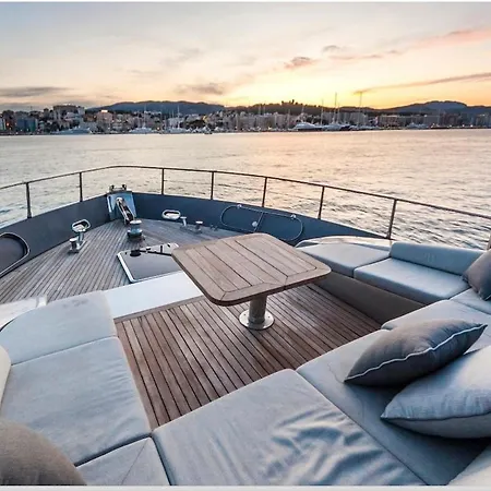 Botel Luxury Yacht Sanlorenzo Palma
