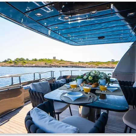 Luxury Yacht Sanlorenzo Botel *
